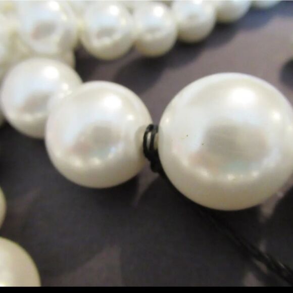 Coro Japan Vintage 1960's Three Strand Faux Pearl White Necklace NWT NOS Excelle - Picture 4 of 7